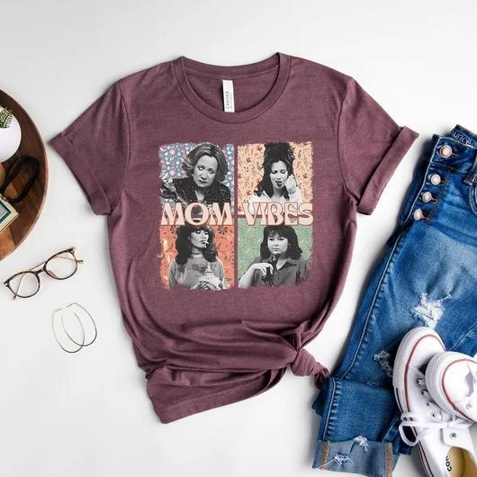 90s Mom Vibes Shirts, Cool Mom Gifts, Funny Mom Shirts, Mom Life Shirts, Trendy Funny Mom Tees, Stylish Tops Perfect for Mother's Day Gifts Comfort Cotton Womenswear Collar Embroidered Love Crewneck Lady Streetwear