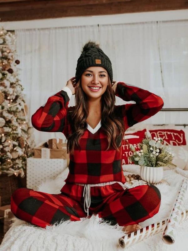 Women's Christmas Plaid Print V Neck Tee & Elastic Waist Pants Flannelette Loungewear Two-piece Set, Casual Comfy Long Sleeve Top & Tie Front Trousers Pj Set,  Lounge Set for Women, Ladies Sleepwear for Spring & Fall