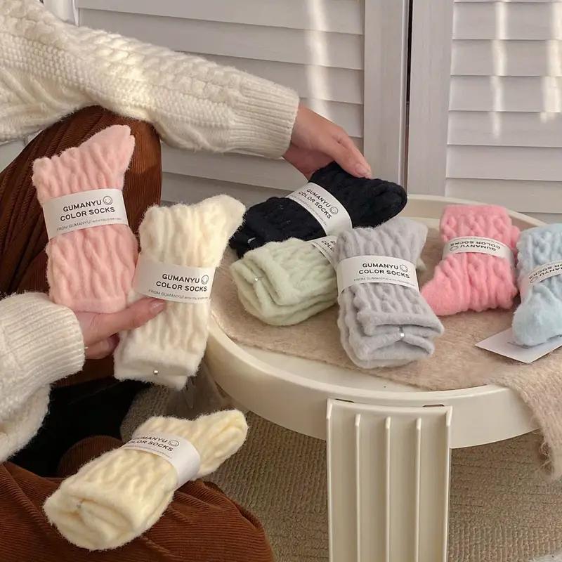 5 Pairs Of Women's Plush Winter Socks Comfortable Knit Midtube Design, Soft And Warm, Solid Color With Chic Letter Patches