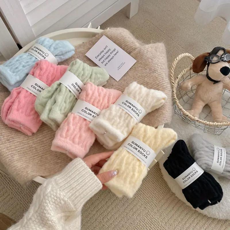 5 Pairs Of Women's Plush Winter Socks Comfortable Knit Midtube Design, Soft And Warm, Solid Color With Chic Letter Patches