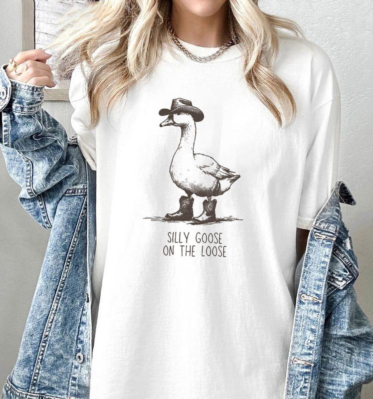 Silly Goose On The Loose T-shirt Streetwear Breathable and Casual Comfort Comfortable Fabric Fit Fabric Fit