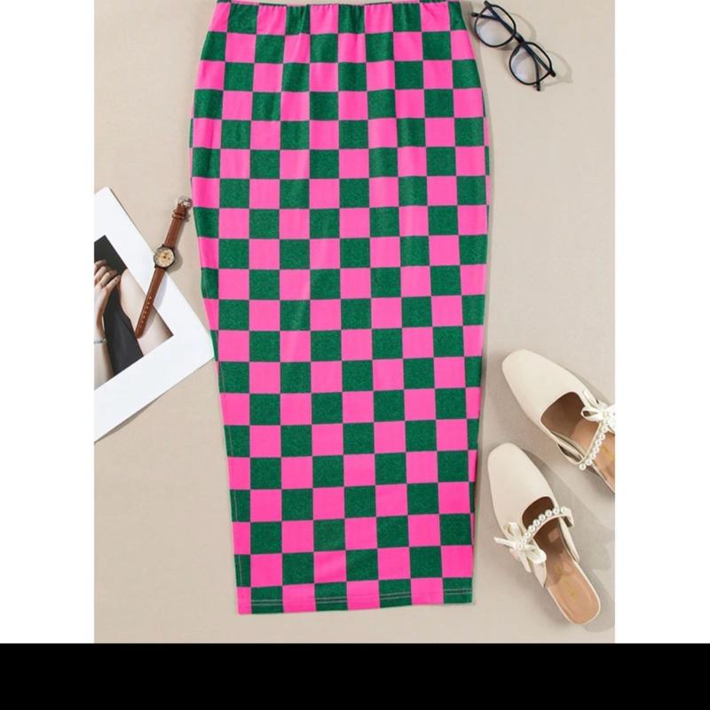 Women's Checkered Midi Skirt - Fashionable Bottom for All Occasions - Womenswear