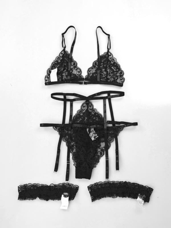 Women's Floral Lace Sheer Sexy Lingerie Set, Adjustable Strap Bra & Scallop Trim Cut Out Garter Belt Thong & Thigh Ring Set, Fashion Lingerie Set for All Seasons