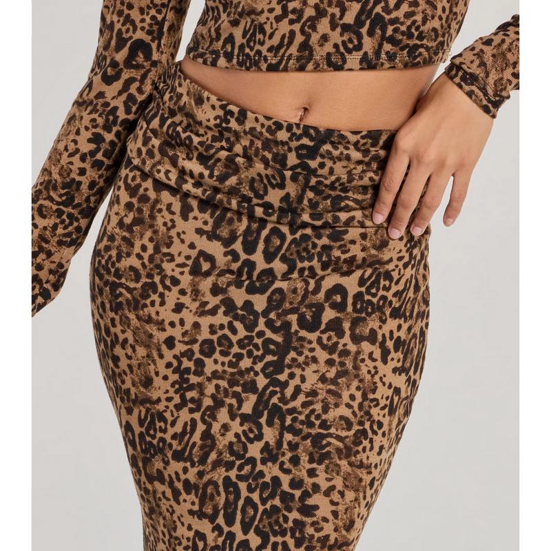 Bold Aura Leopard Print Knit Maxi Skirt