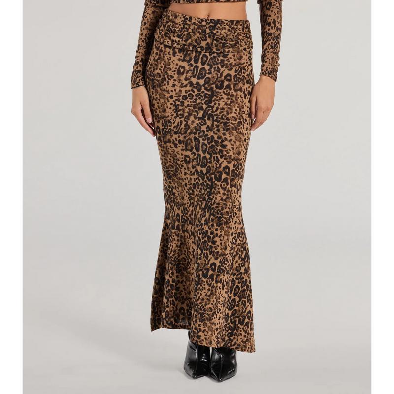 Bold Aura Leopard Print Knit Maxi Skirt