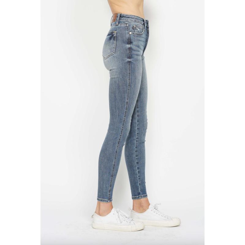 Judy Blue Tummy Control Light Wash Skinny Jeans