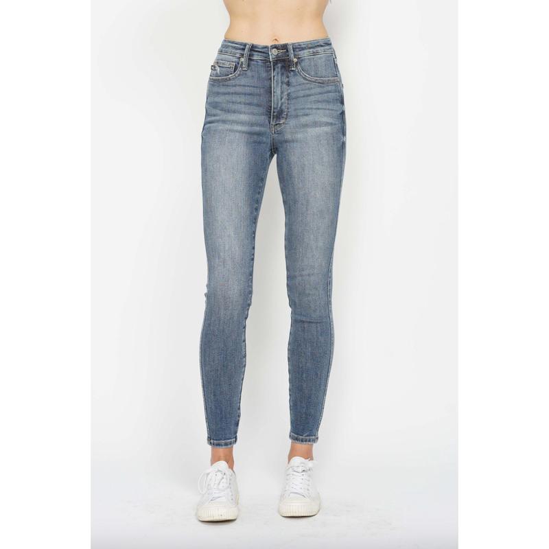 Judy Blue Tummy Control Light Wash Skinny Jeans