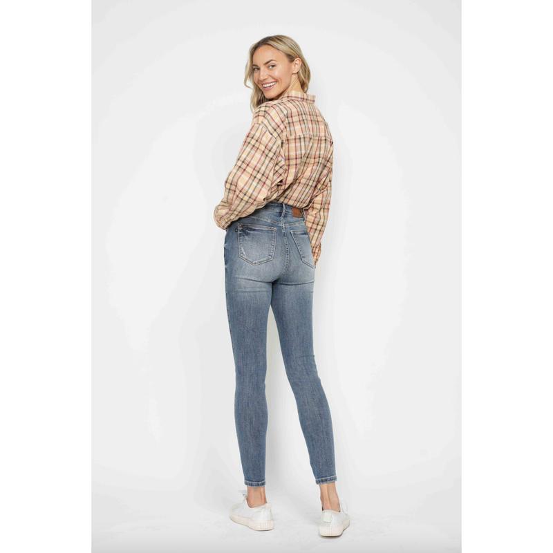 Judy Blue Tummy Control Light Wash Skinny Jeans