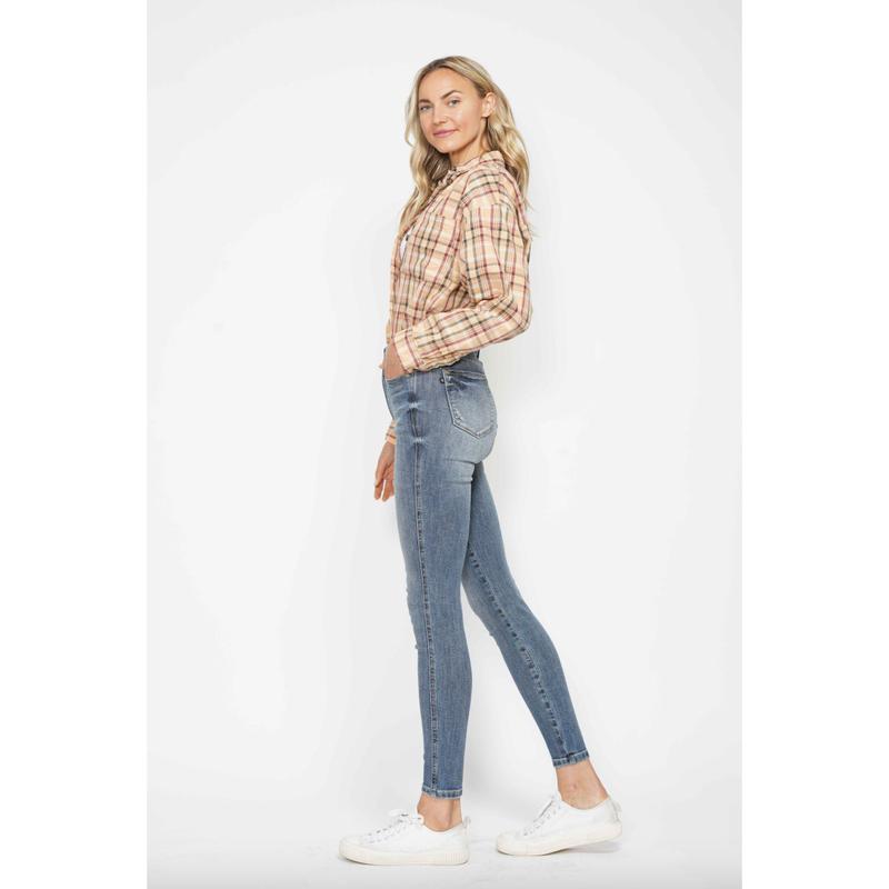 Judy Blue Tummy Control Light Wash Skinny Jeans