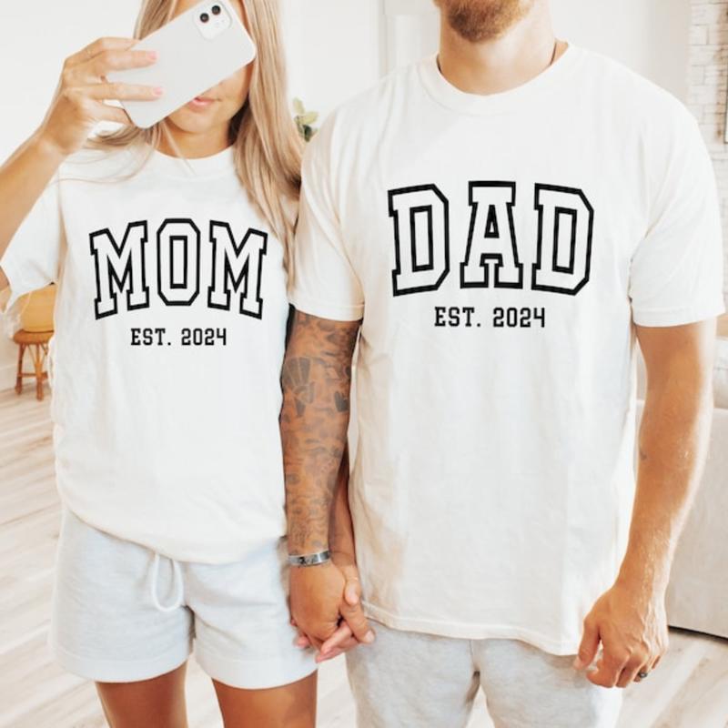 Mom & Dad EST.2024 T-shirt , Mama Shirt, Dad Shirt, Gift For Him , Gift For Her ,Couple Tee, Mother's Day,Gildan Crewneck T-shirt