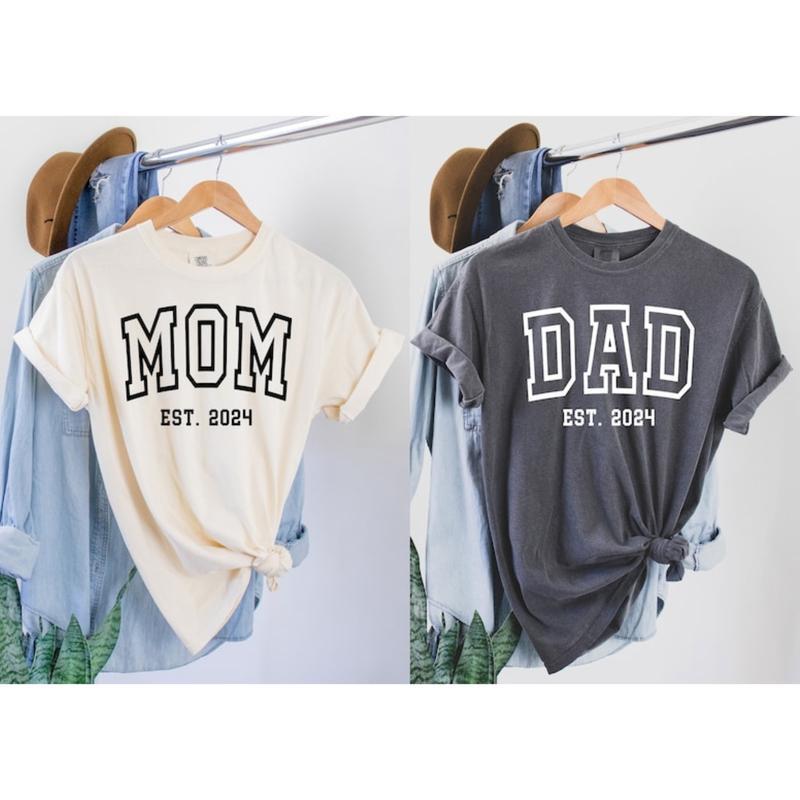 Mom & Dad EST.2024 T-shirt , Mama Shirt, Dad Shirt, Gift For Him , Gift For Her ,Couple Tee, Mother's Day,Gildan Crewneck T-shirt